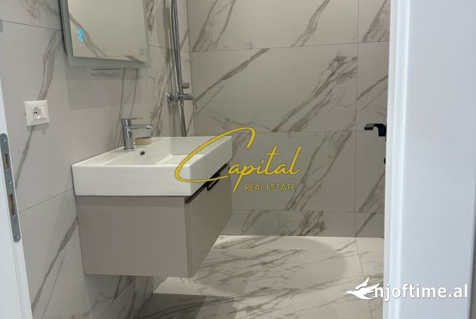 ZYRE ME QERA 125 M2 KOMPLEKSI LAKE VIEW 1.300 EURO