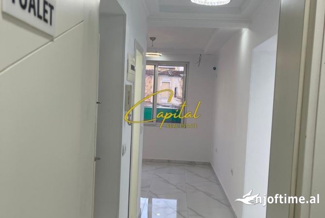 Shtepi ne shitje Apartament ne Tirane, 1+1, Mobilimi Bosh, pa mobiluar, Pagesa 135,000  Euro.