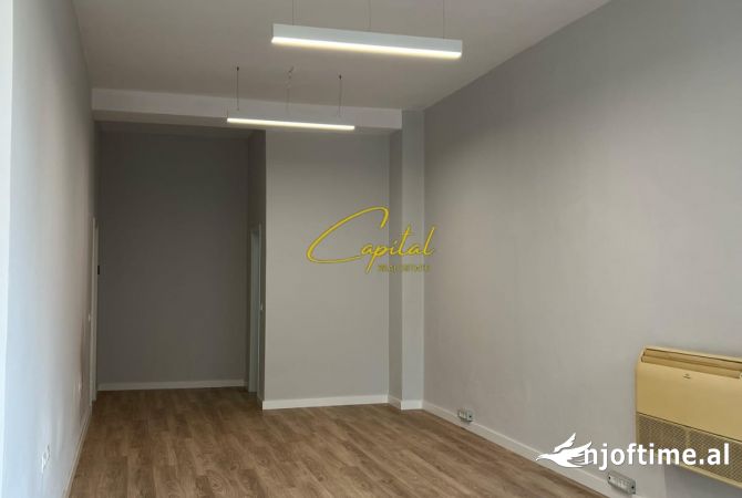 AMBIENT BIZNESI ME QERA 140 M2 KOMUNA E PARISIT 2000 EURO