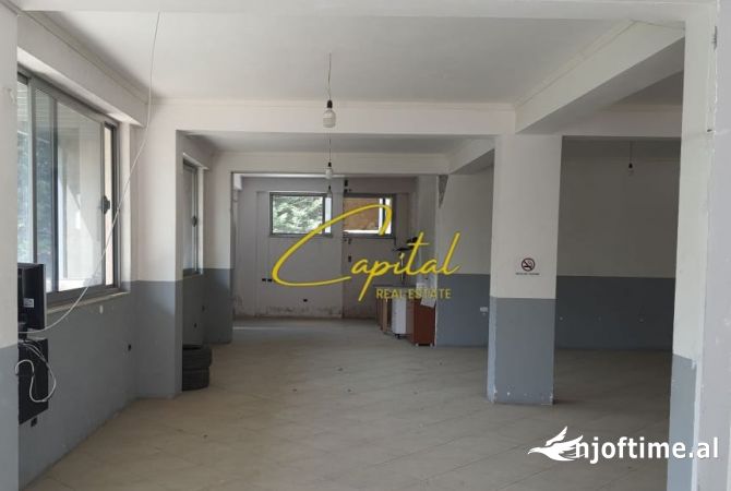 Ambient biznesi me qera 4+1 ne Tirane - 400 Euro