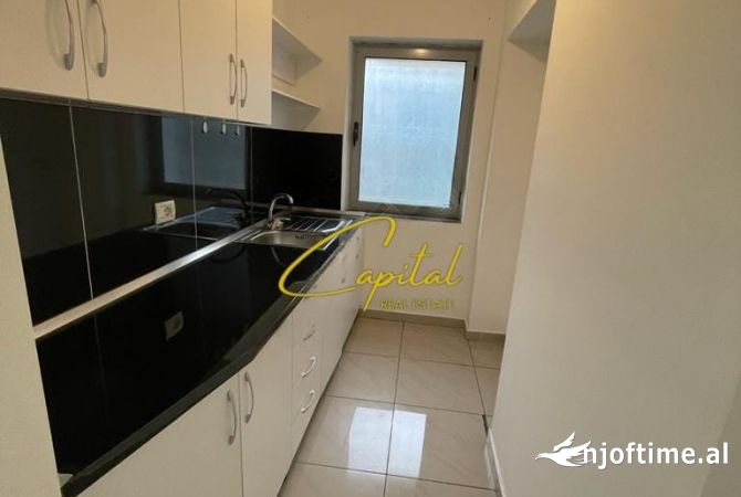 Ambient biznesi me qera 3+1 ne Tirane - 800 Euro