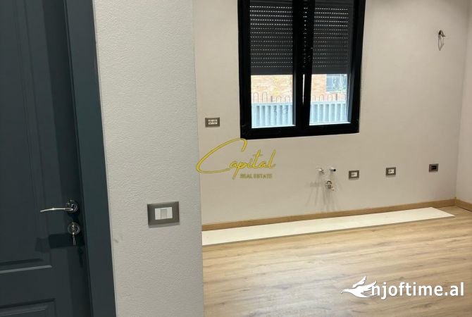Ambient biznesi me qera 3+1 ne Tirane - 110,000 Leke