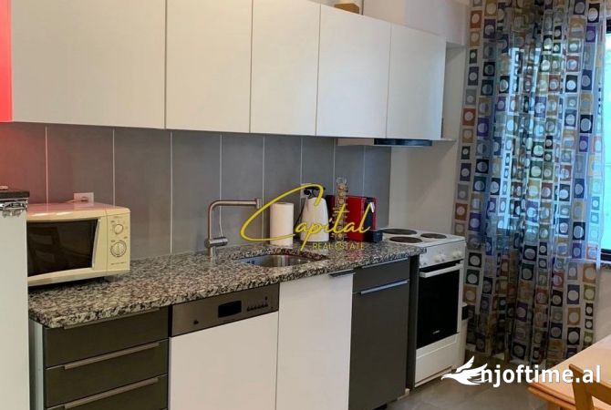 Ambient biznesi me qera 3+1 ne Tirane - 1,500 Euro