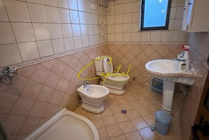 Shtepi me qera Apartament ne Tirane, 2+1, Mobilimi E mobiluar, Pagesa 40,000  Leke.