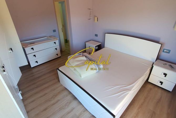 Shtepi ne shitje Vila Luksoze ne Tirane, 4+1, Mobilimi E mobiluar, Pagesa 350,000  Euro.