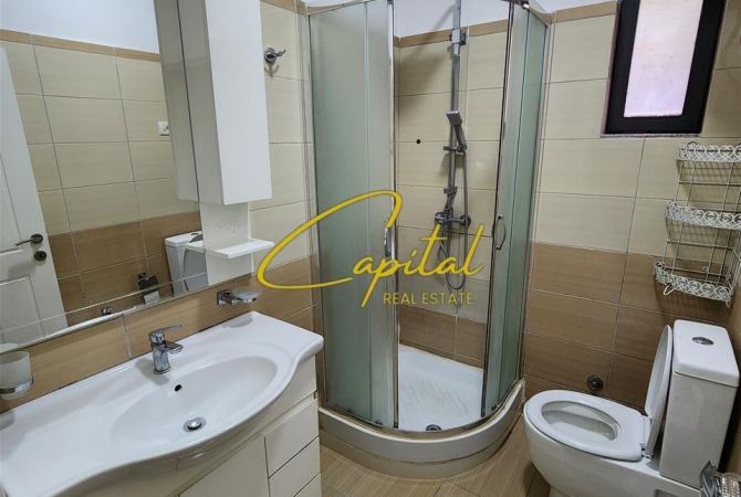 Shtepi me qera Apartament ne Tirane, 2+1, Mobilimi E mobiluar, Pagesa 500  Euro.