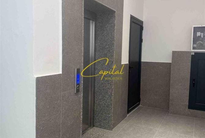 Shtepi ne shitje Apartament ne Tirane, 2+1, Mobilimi Bosh, pa mobiluar, Pagesa 111,000  Euro.
