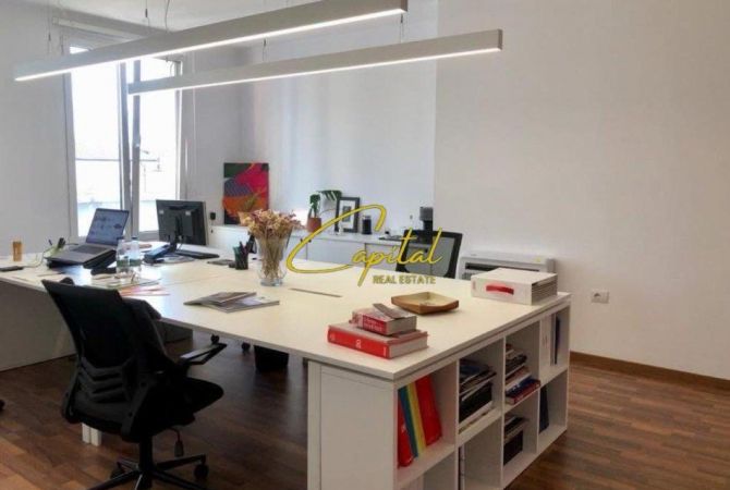 Ambiente Commerciale in Affitto 3+1 a Tirana - 1,000 Euro