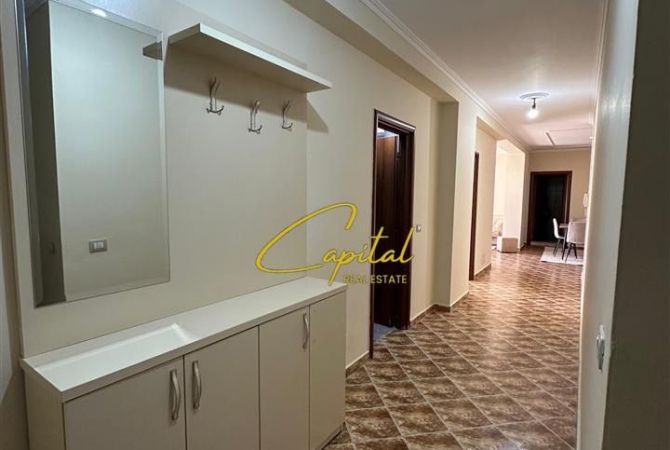 Shtepi ne shitje Apartament ne Tirane, 2+1, Mobilimi E mobiluar, Pagesa 150,000  Euro.