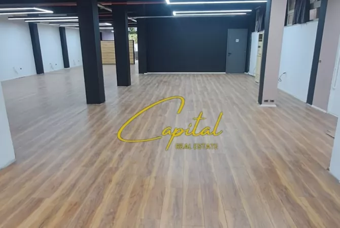 Ambient biznesi me qera 3+1 ne Tirane - 2,500 Euro