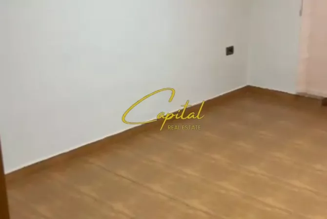Ambiente Commerciale in Affitto 3+1 a Tirana - 650 Euro