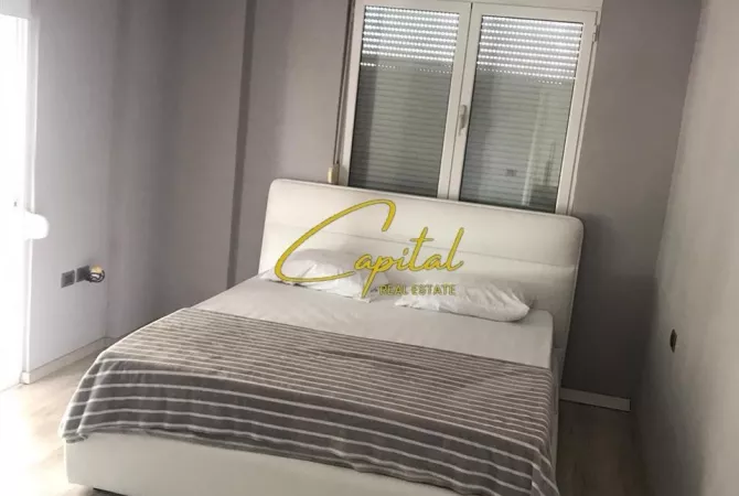 Shtepi ne shitje Apartament ne Elbasan, 3+1, Mobilimi E mobiluar, Pagesa 130,000  Euro.