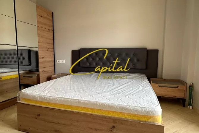 Shtepi me qera Apartament ne Tirane, 2+1, Mobilimi E mobiluar, Pagesa 75,000  Leke.