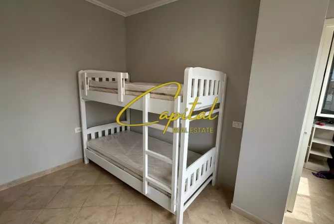 Shtepi me qera Apartament ne Tirane, 2+1, Mobilimi E mobiluar, Pagesa 75,000  Leke.