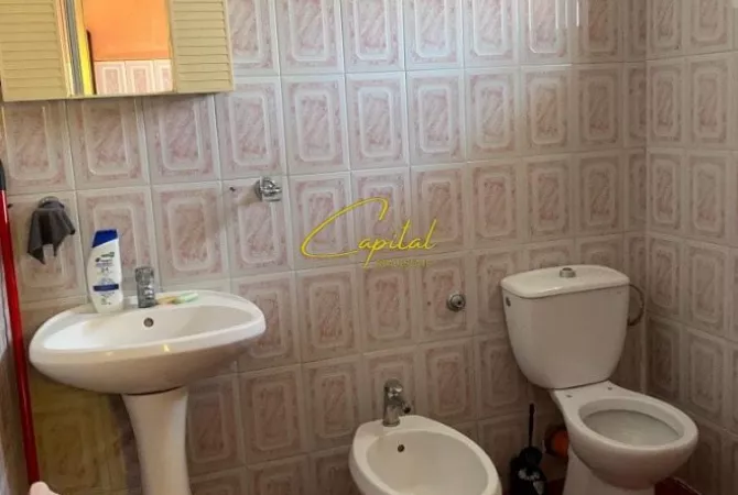 Shtepi me qera Apartament ne Tirane, 3+1, Mobilimi E mobiluar, Pagesa 450  Euro.