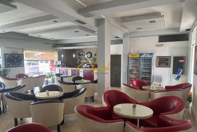 Ambient biznesi me qera 2+1 ne Tirane - 1,500 Euro