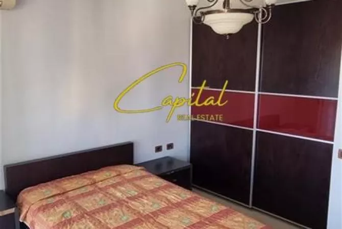 Shtepi me qera Apartament ne Tirane, 3+1, Mobilimi E mobiluar, Pagesa 1,000  Euro.