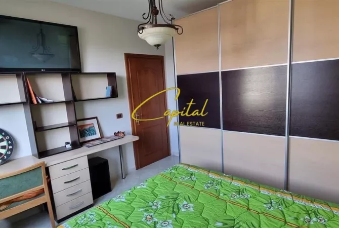 Shtepi me qera Apartament ne Tirane, 3+1, Mobilimi E mobiluar, Pagesa 1,000  Euro.