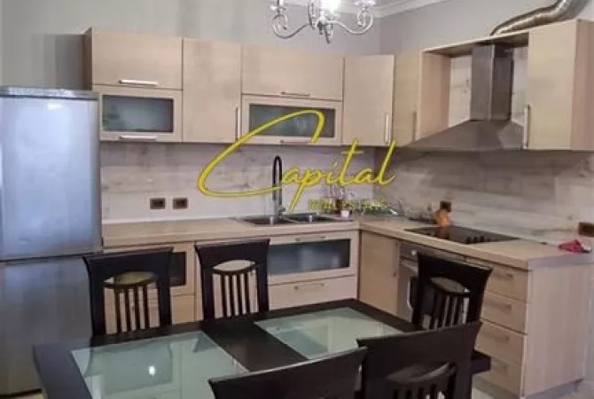 Casa in affitto 3+1 a Tirana - 1,000 Euro