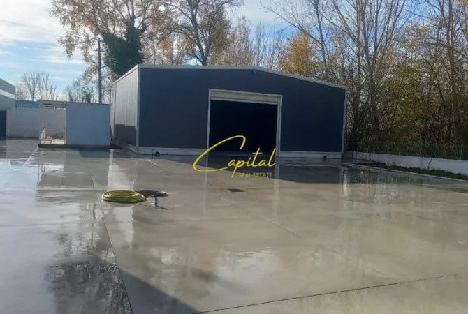Ambiente Commerciale in Affitto 4+1 a Tirana - 1,500 Euro