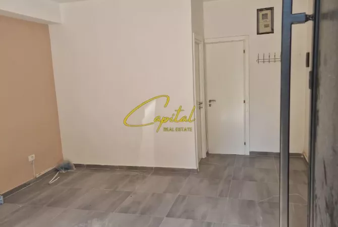 Ambjent biznesi me qera 3+1 ne Tirane - 45,000 Leke