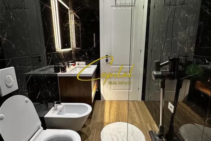 Shtepi ne shitje Apartament ne Tirane, 2+1, Mobilimi E mobiluar, Pagesa 253,000  Euro.