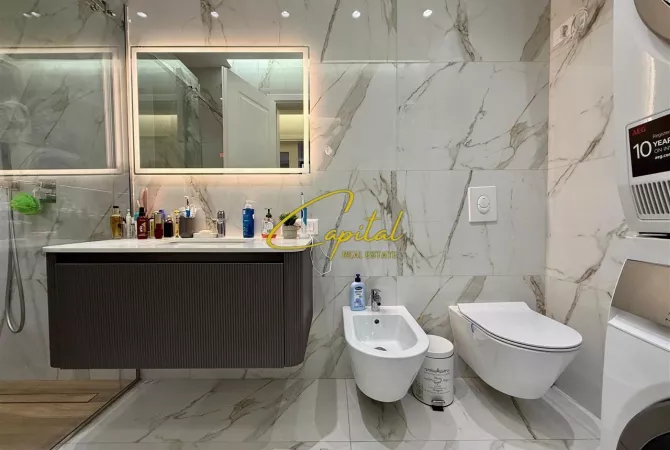 Shtepi ne shitje Apartament ne Tirane, 2+1, Mobilimi E mobiluar, Pagesa 253,000  Euro.