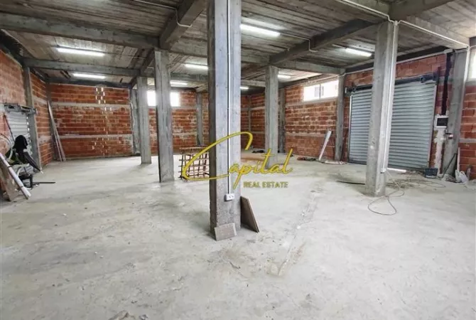 Ambient biznesi me qera 4+1 ne Tirane - 130,000 Leke