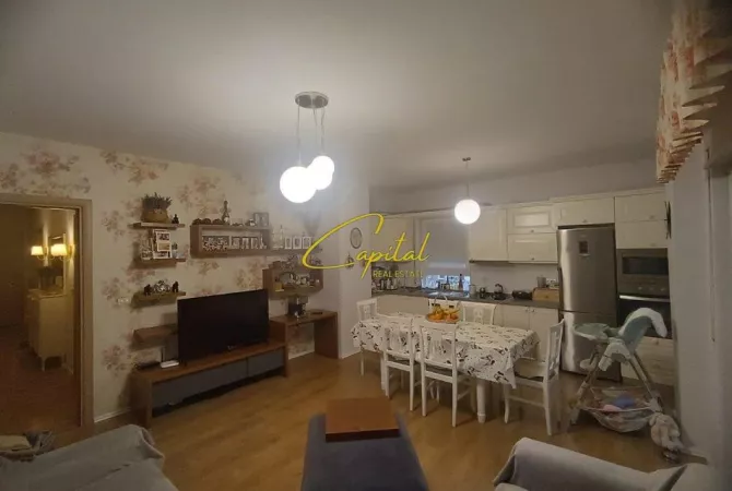 Shtepi me qera 2+1 ne Tirane - 750 Euro