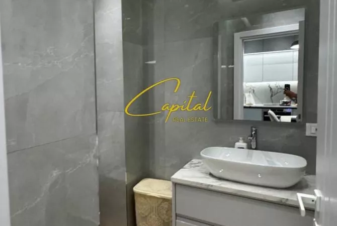 Shtepi ne shitje Apartament ne Tirane, 1+1, Mobilimi E mobiluar, Pagesa 170,000  Euro.