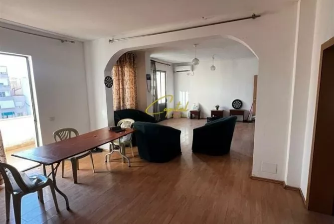 Shtepi me qera 2+1 ne Tirane - 400 Euro