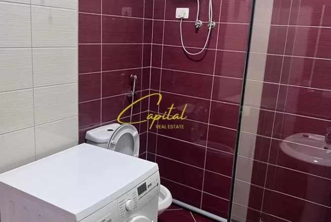 Shtepi me qera Apartament ne Tirane, 2+1, Mobilimi E mobiluar, Pagesa 450  Euro.