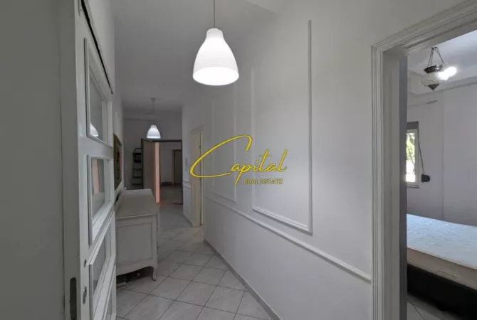 Shtepi me qera Apartament ne Tirane, 2+1, Mobilimi E mobiluar, Pagesa 500  Euro.