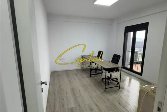 Ambjent biznesi me qera 3+1 ne Tirane - 900 Euro