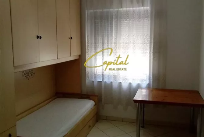 Shtepi me qera 2+1 ne Tirane - 430 Euro