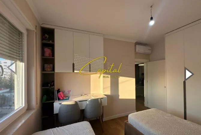 Shtepi me qera Apartament ne Tirane, 2+1, Mobilimi E mobiluar, Pagesa 1,000  Euro.