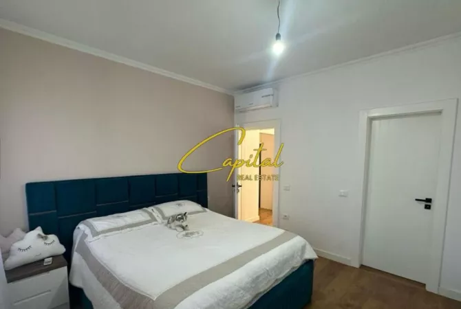 Shtepi me qera Apartament ne Tirane, 2+1, Mobilimi E mobiluar, Pagesa 1,000  Euro.