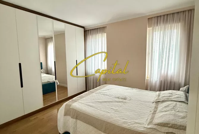 Shtepi me qera Apartament ne Tirane, 2+1, Mobilimi E mobiluar, Pagesa 1,000  Euro.