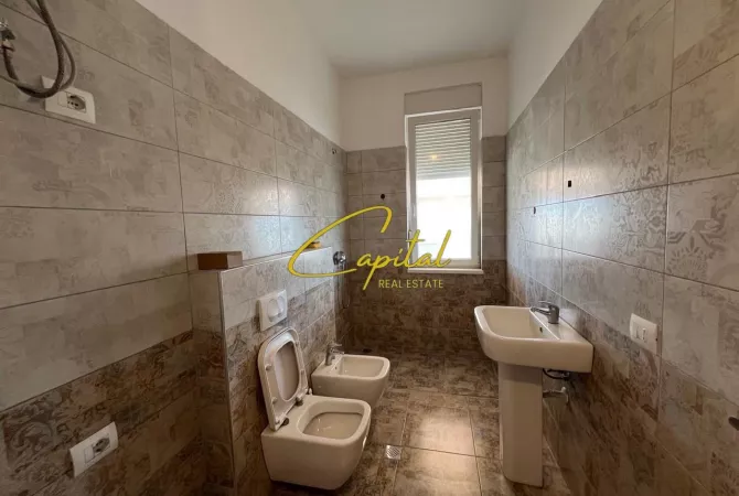 ZYRE ME QERA 70 M2 21 DHJETORI 70.000 LEKE