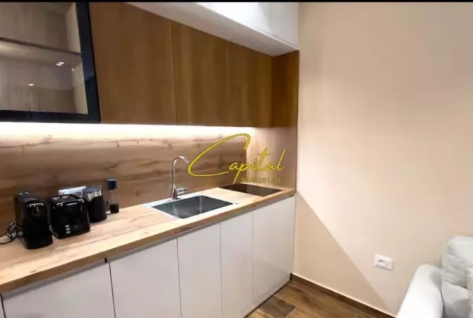 Shtepi ne shitje Apartament ne Tirane, 4+1, Mobilimi E mobiluar, Pagesa 532,000  Euro.