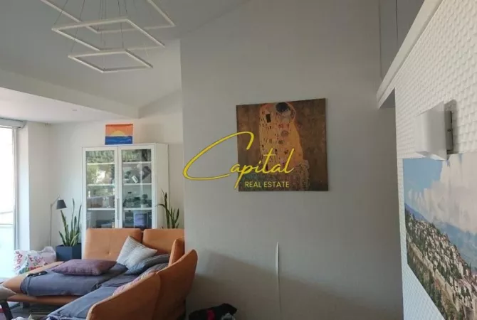 Shtepi ne shitje 4+1 ne Tirane - 385,000 Euro