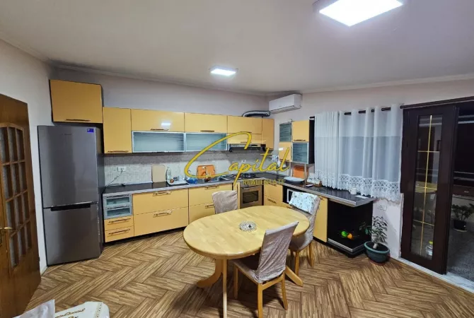 Shtepi me qera 2+1 ne Tirane - 55,000 Leke