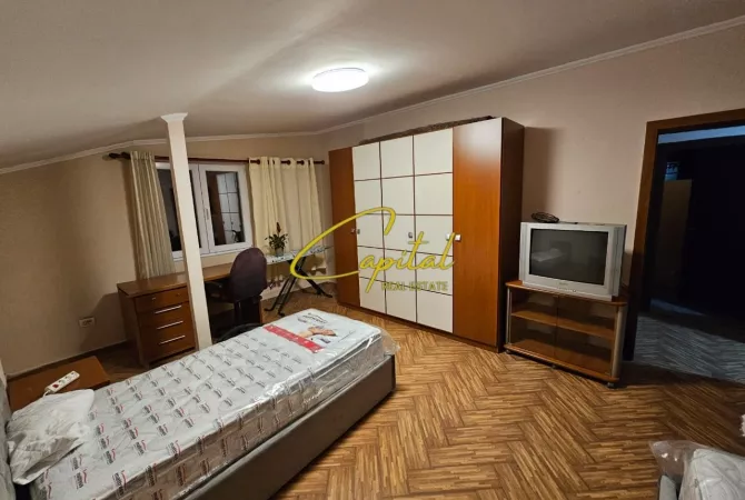 Shtepi me qera Apartament ne Tirane, 2+1, Mobilimi E mobiluar, Pagesa 55,000  Leke.
