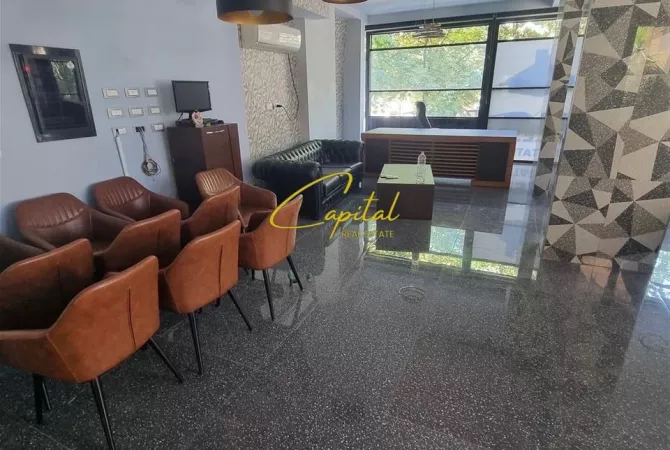 Ambjent biznesi me qera 3+1 ne Tirane - 600 Euro