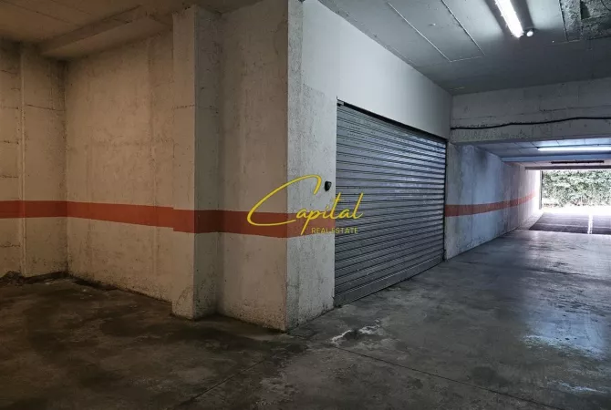 Ambjent biznesi me qera 4+1 ne Tirane - 55,000 Leke