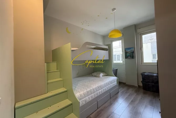 Shtepi me qera Apartament ne Tirane, 2+1, Mobilimi E mobiluar, Pagesa 700  Euro.