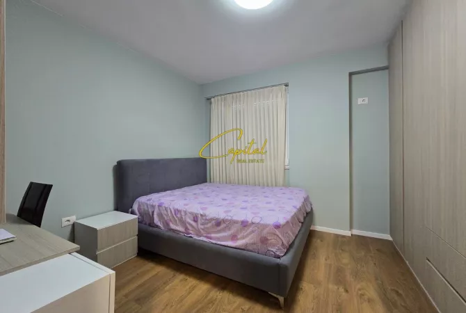 Shtepi me qera Apartament ne Tirane, 3+1, Mobilimi E mobiluar, Pagesa 1,000  Euro.