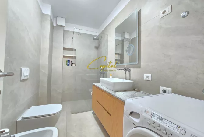 Shtepi me qera Apartament ne Tirane, 3+1, Mobilimi E mobiluar, Pagesa 1,000  Euro.