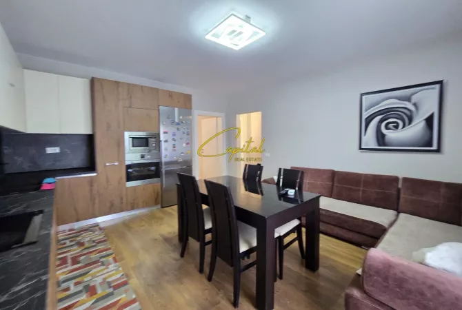 Casa in affitto 3+1 a Tirana - 1,000 Euro