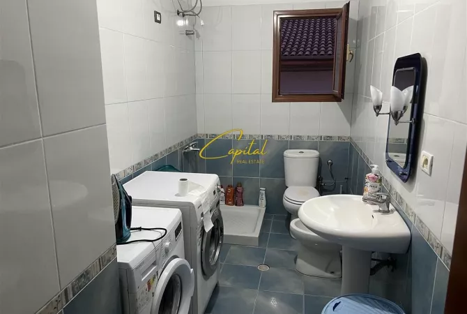 Shtepi me qera Apartament ne Tirane, 2+1, Mobilimi E mobiluar, Pagesa 50,000  Leke.